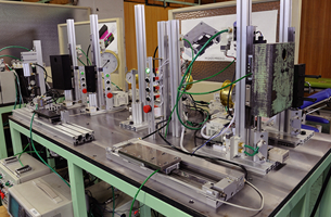 调节阀生产车间一角